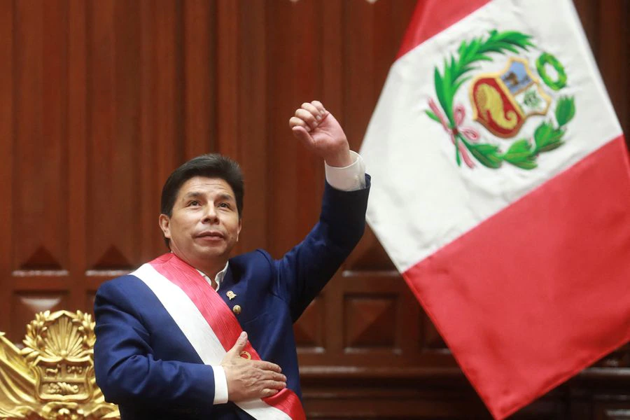 Detenido y destituido el presidente de Perú, Pedro Castillo, tras su autogolpe de Estado