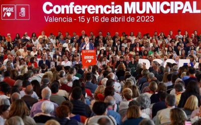 Sánchez se da un festín en Valencia, promete 50.000 viviendas en alquiler accesible, pero elude la agenda valenciana
