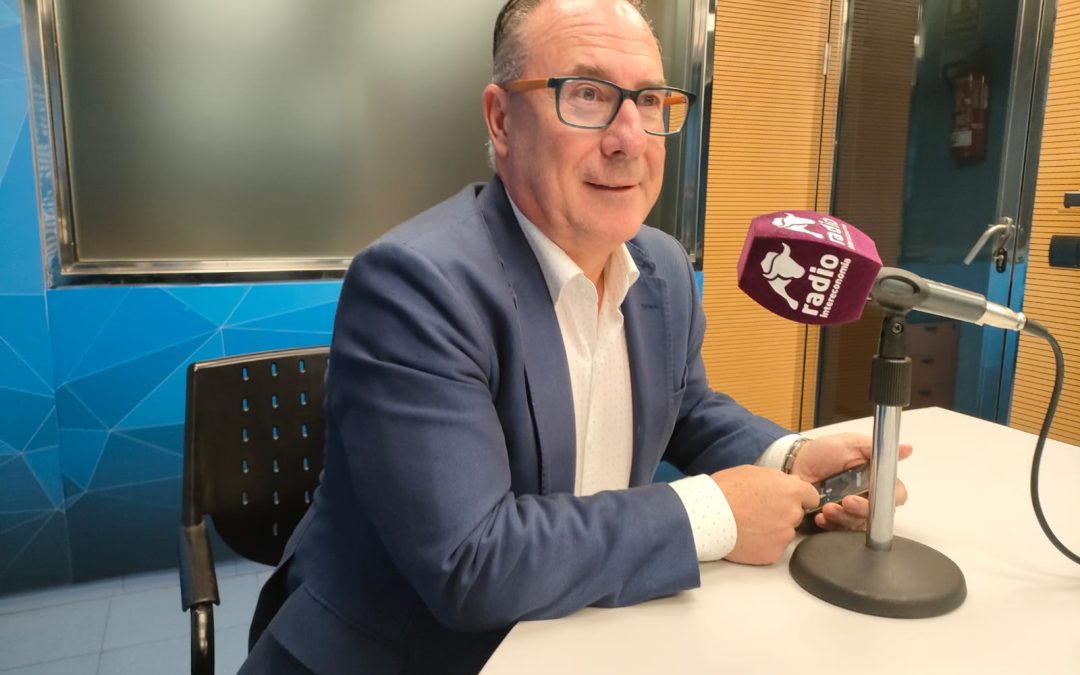 Juanvi Pérez, analista político: “Se debe fortalecer el vínculo entre representantes y representados, y Puig, gracias a Sánchez, se ha olvidado de esto”
