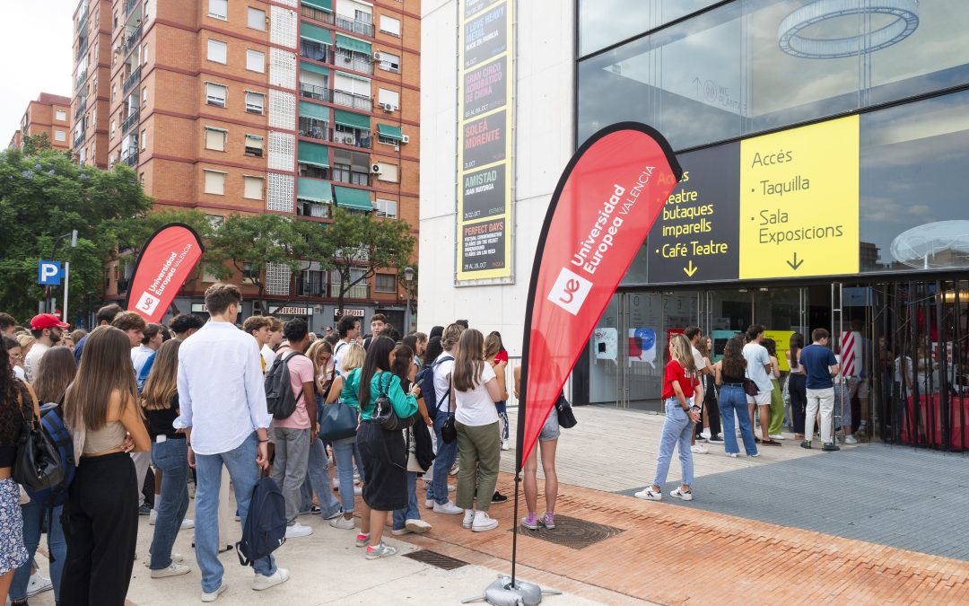 La Universidad Europea de Valencia comienza el curso 2023-2024 en el teatro La Rambleta