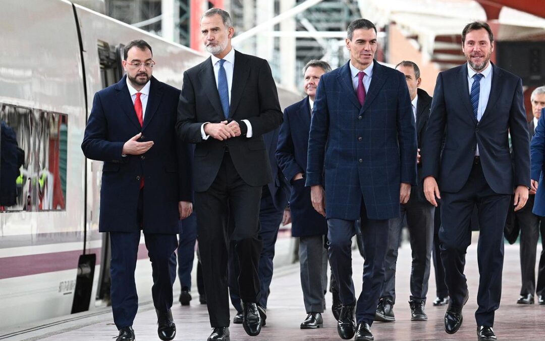 Sánchez inaugura, junto al rey, la variante de Pajares, una apuesta pública que «contribuirá a coser España con el hilo de la prosperidad compartida»