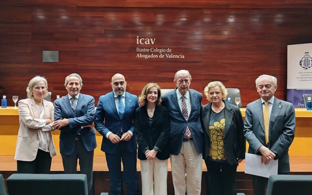 Eva López es galardonada con el Premio de Estudios Jurídicos de la Academia en su séptima edición