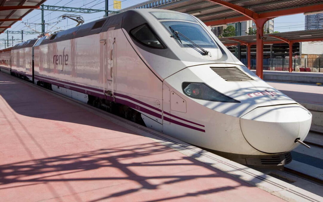 Renfe lanza la campaña “4 o más” con descuentos del 25% para viajar a València en AVE, Euromed, Alvia e Intercity durante las Fallas